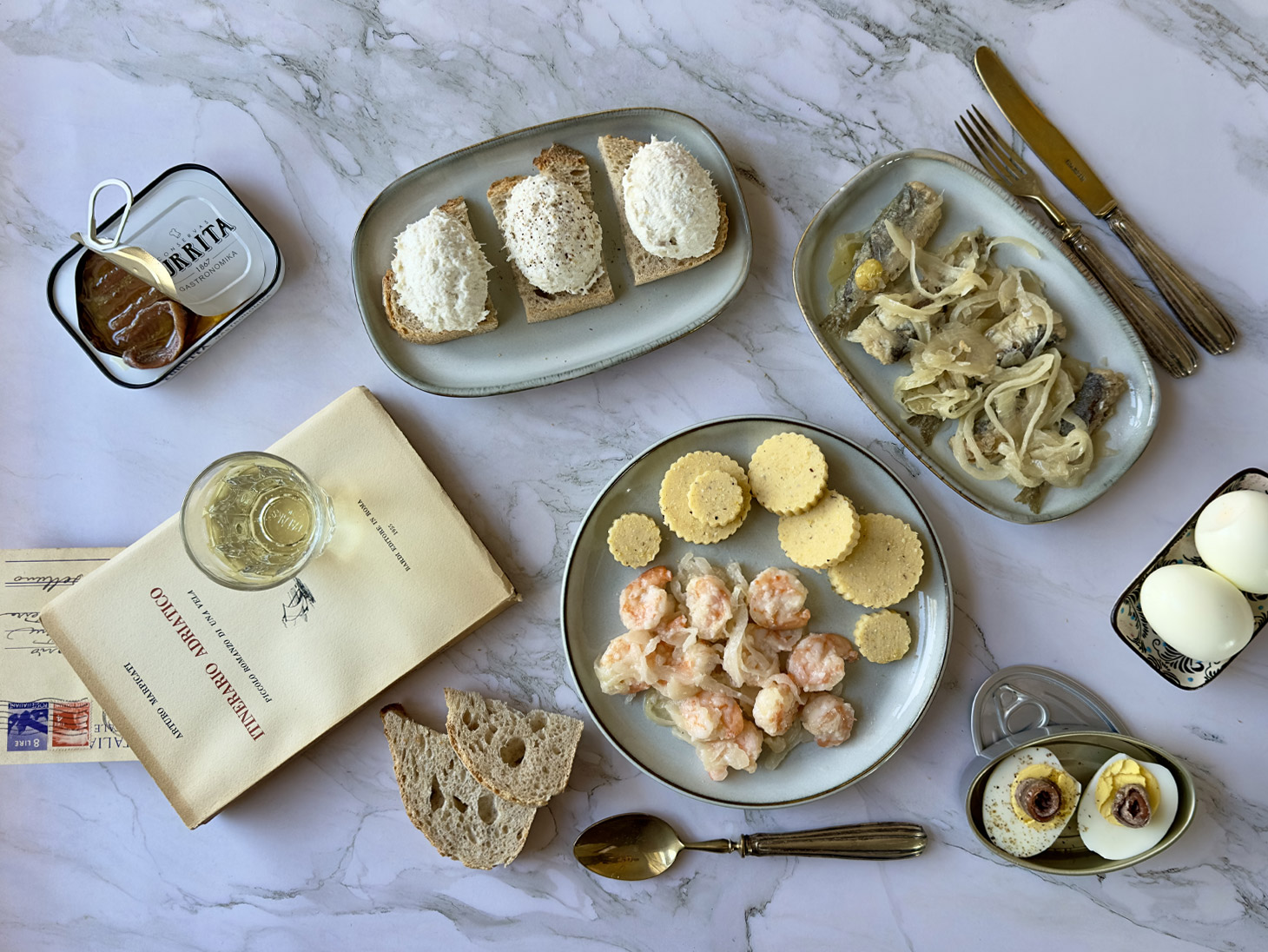 Aperitivo cicchetti Anna Maria Pellegrino_Il mezzo uovo e l'acciuga intera_Valsana